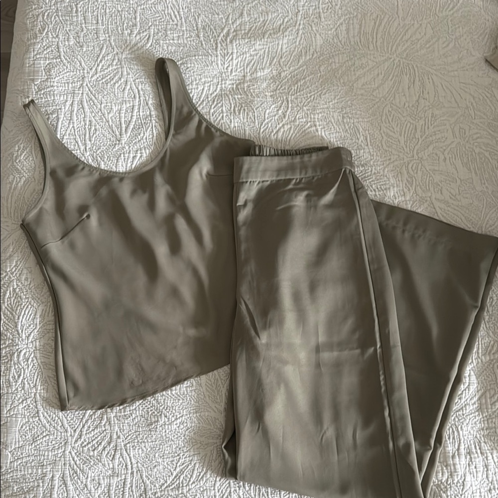Oak & Fort Sleek Olive Tank and Pants Set